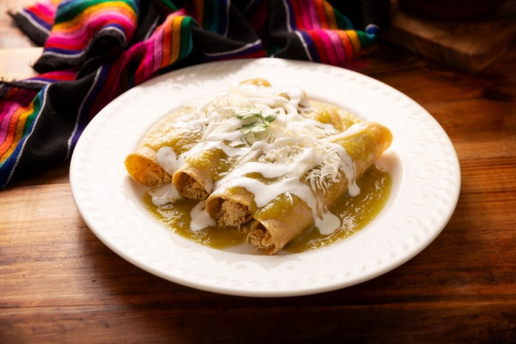 5 receitas com frango desfiado para o almoço