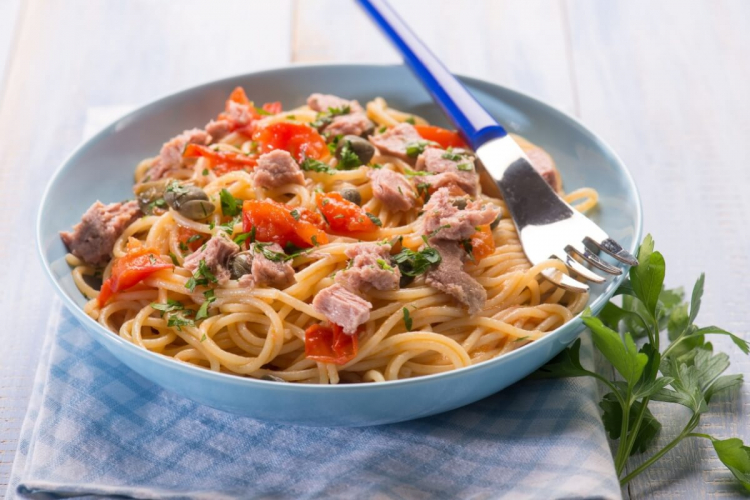 5 receitas práticas com atum em lata para o almoço