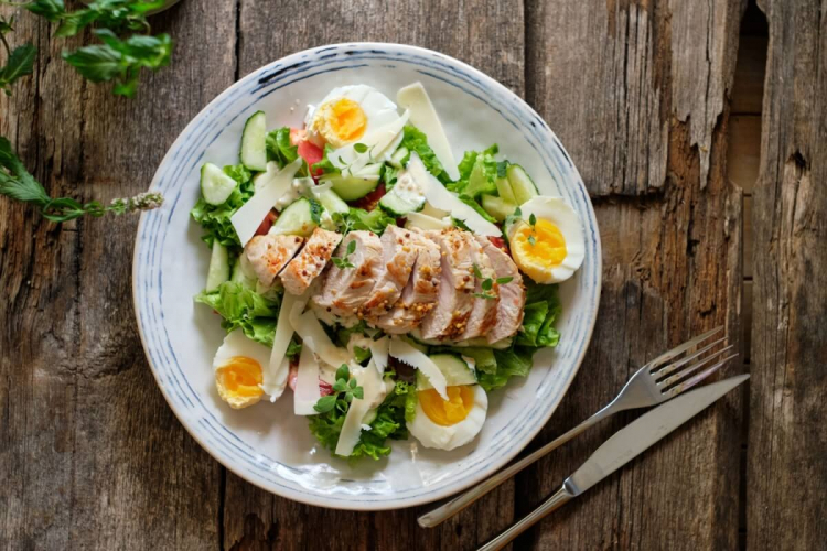 5 pratos leves ricos em proteínas para o almoço